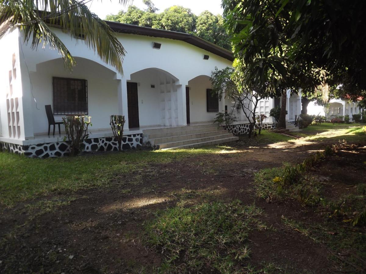 Hotel La Grillade Moroni Exterior photo